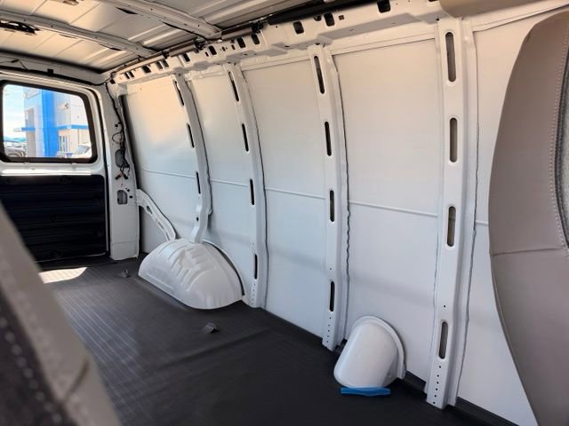 2025 GMC Savana Cargo Work Van - Photo 12