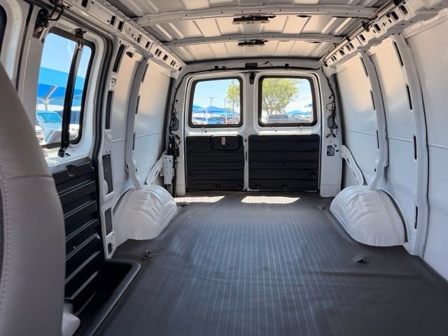 2025 GMC Savana Cargo Work Van - Photo 11