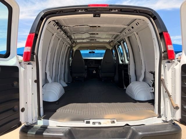 2025 GMC Savana Cargo Work Van - Photo 13