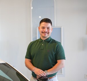 Staff member Victor Mendoza from ID_5e3b37