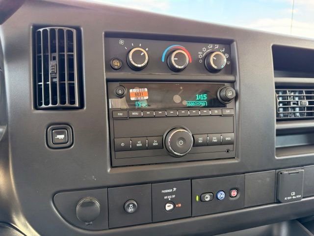 2025 GMC Savana Cargo Work Van - Photo 17