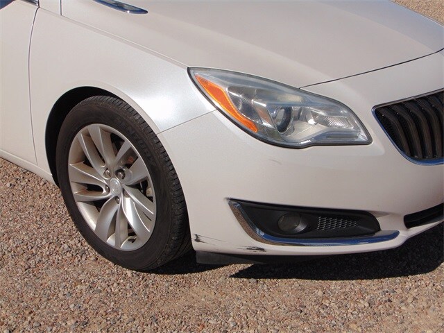 2016 Buick Regal Turbo photo 2