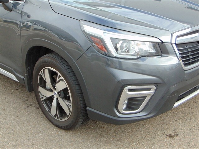 2020 Subaru Forester Touring photo 2