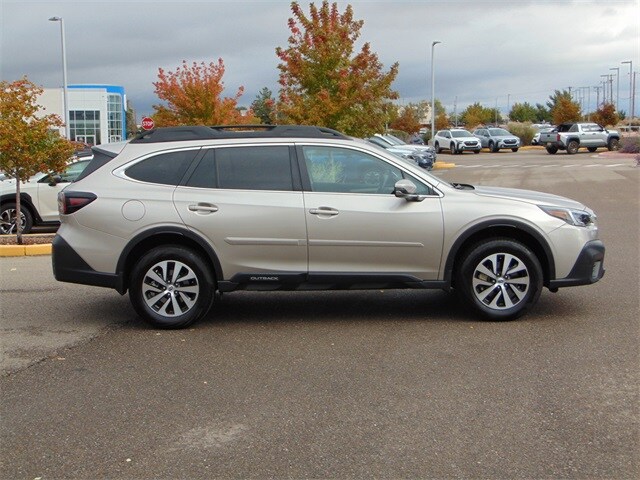 2020 Subaru Outback Premium photo 2