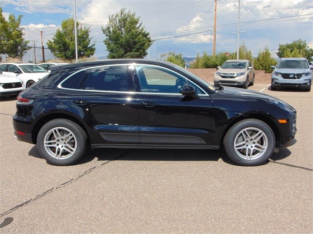 2021 Porsche Macan S photo 2