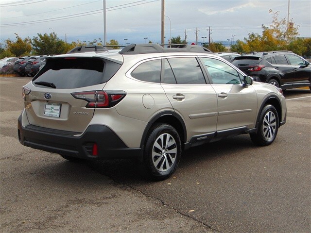 2020 Subaru Outback Premium photo 3