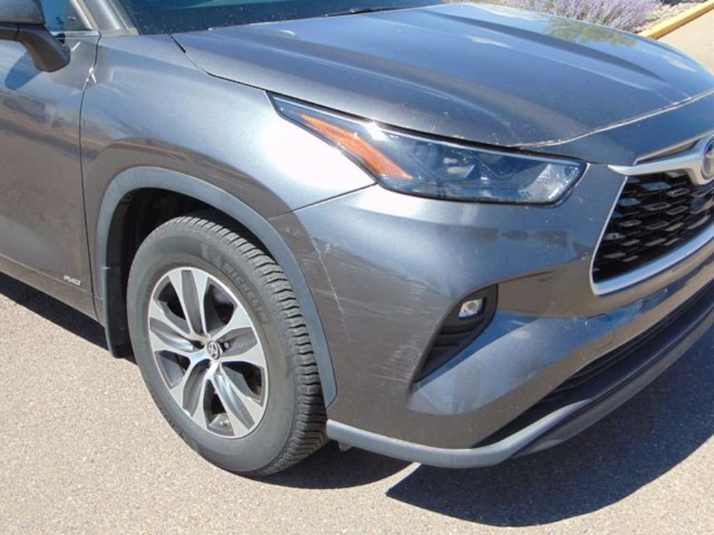 Used 2022 Toyota Highlander Hybrid XLE SUV