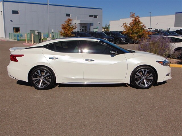 2017 Nissan Maxima Platinum photo 3