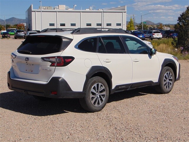 2023 Subaru Outback Premium photo 2