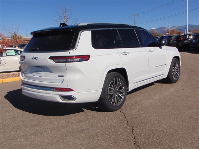 2022 Jeep Grand Cherokee L Summit photo 2