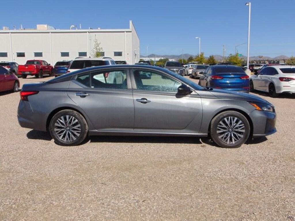 Used 2025 Nissan Altima SV Sedan