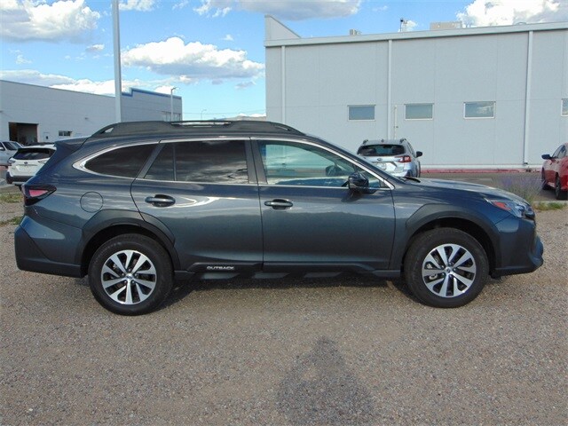 2023 Subaru Outback Premium photo 3