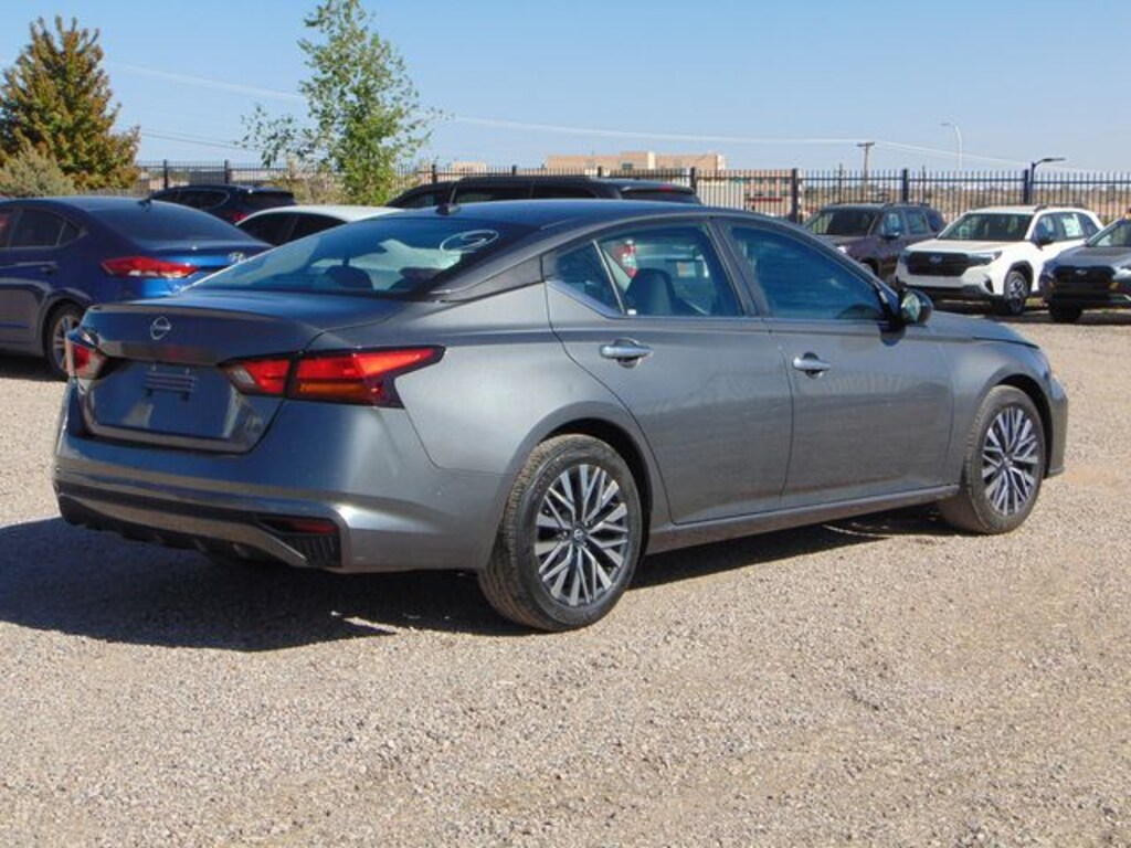 Used 2025 Nissan Altima SV Sedan
