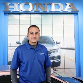 Staff member Oscar Nunez from f50cb240f752