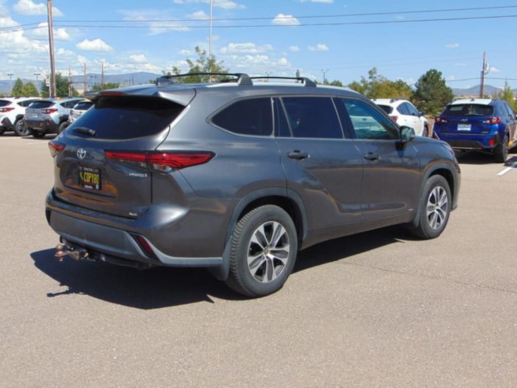 Used 2022 Toyota Highlander Hybrid XLE SUV