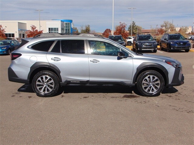 2023 Subaru Outback Premium photo 3