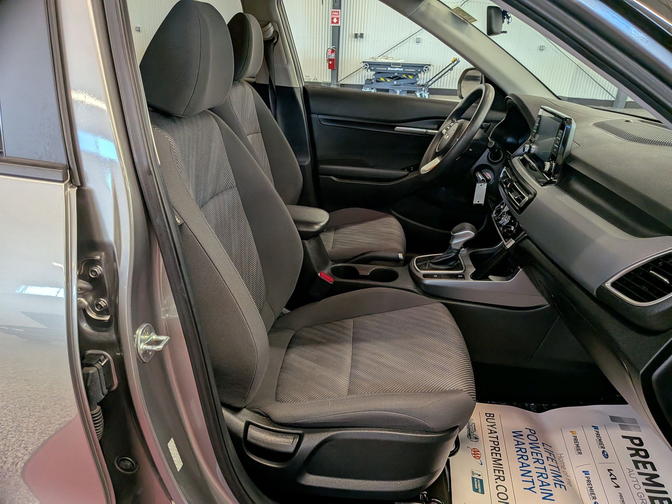 2023 Kia Seltos LX - Photo 31