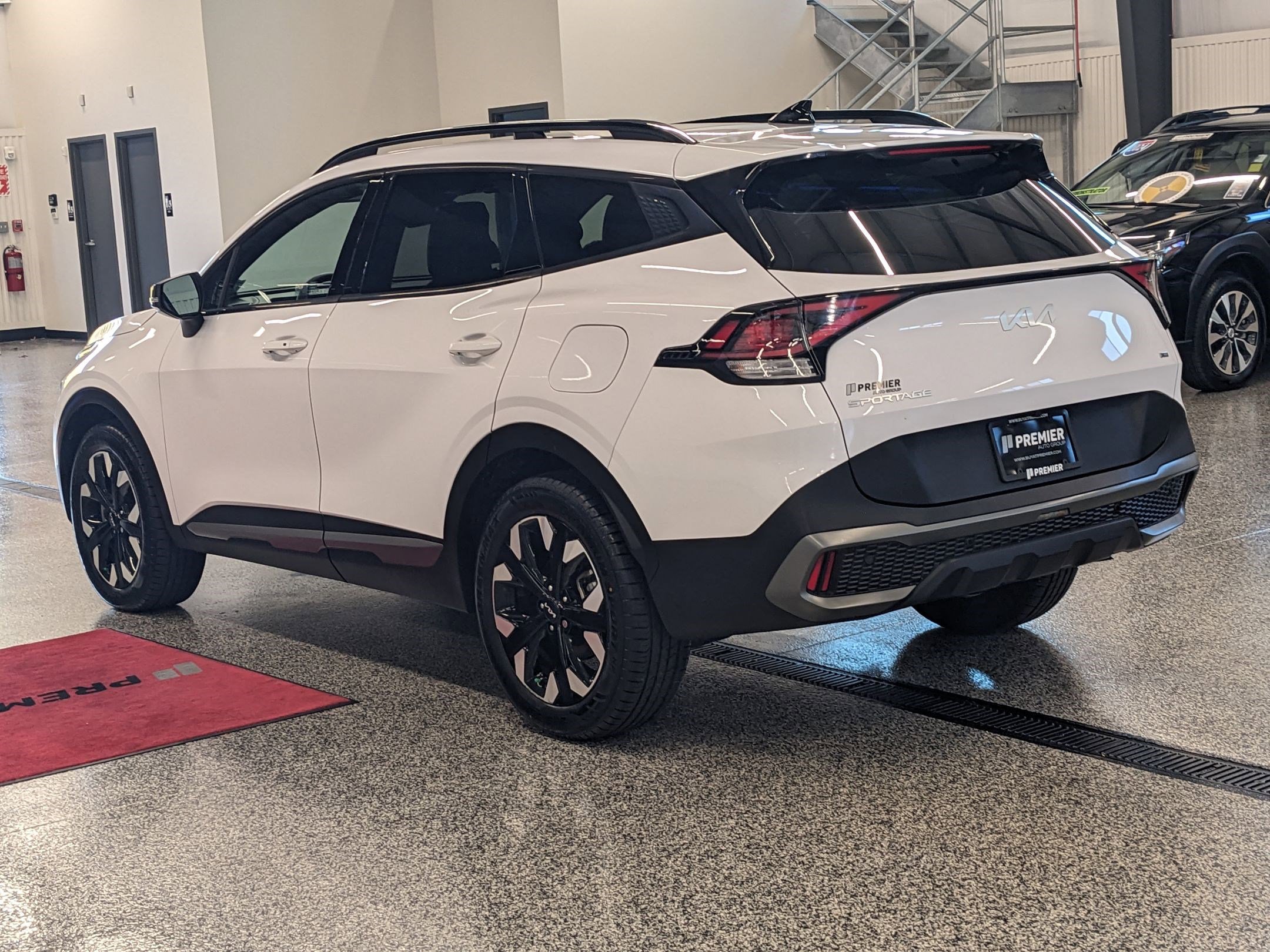 2023 Kia Sportage X-Line photo 2