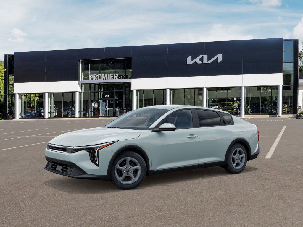 2025 Kia K4 LXS photo 2