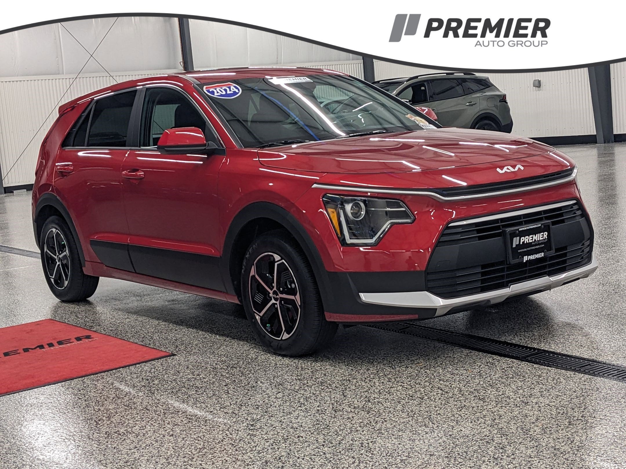 2024 Kia Niro LX's photo