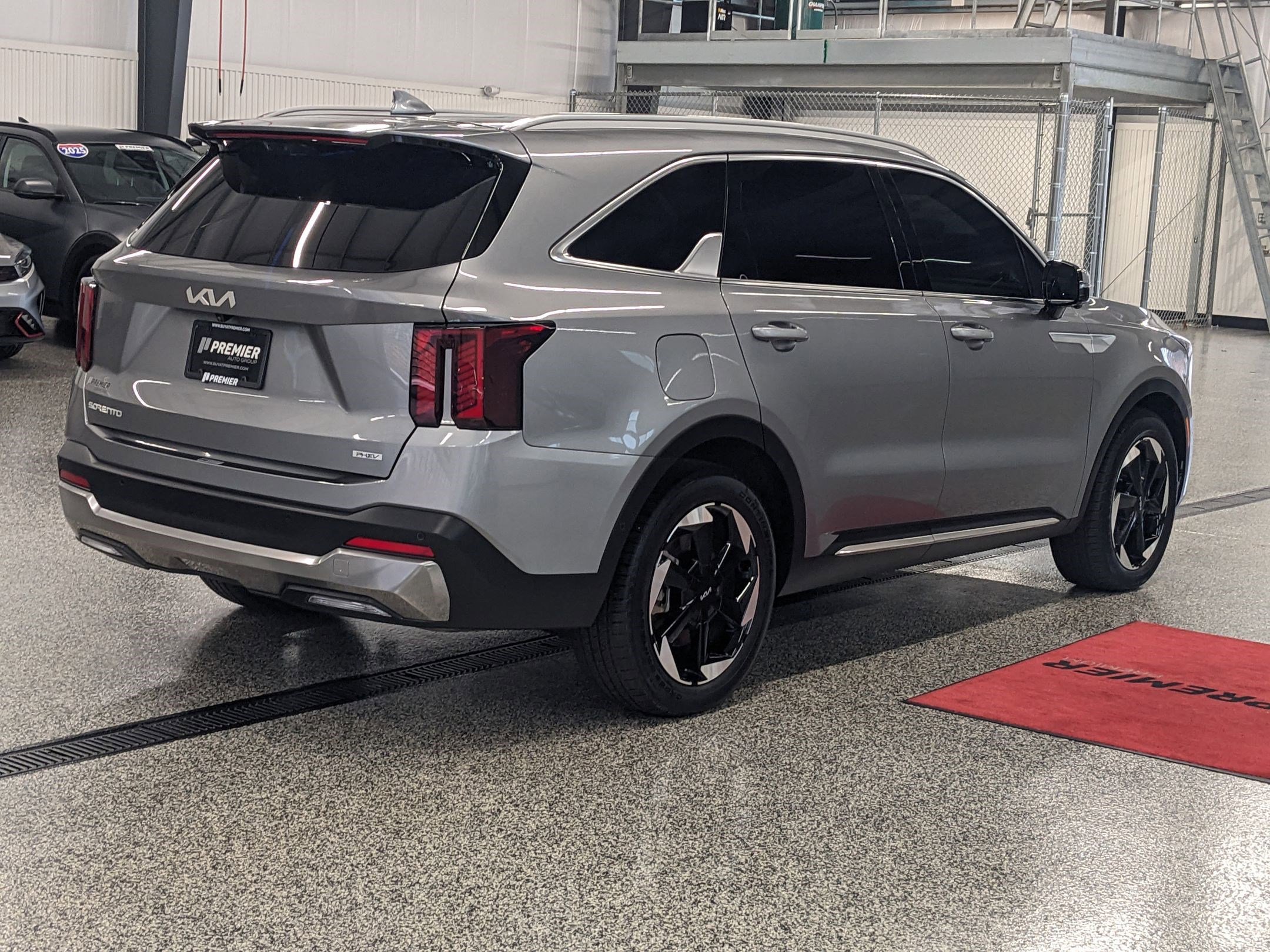 2025 Kia Sorento Plug-In Hybrid SX Prestige photo 2