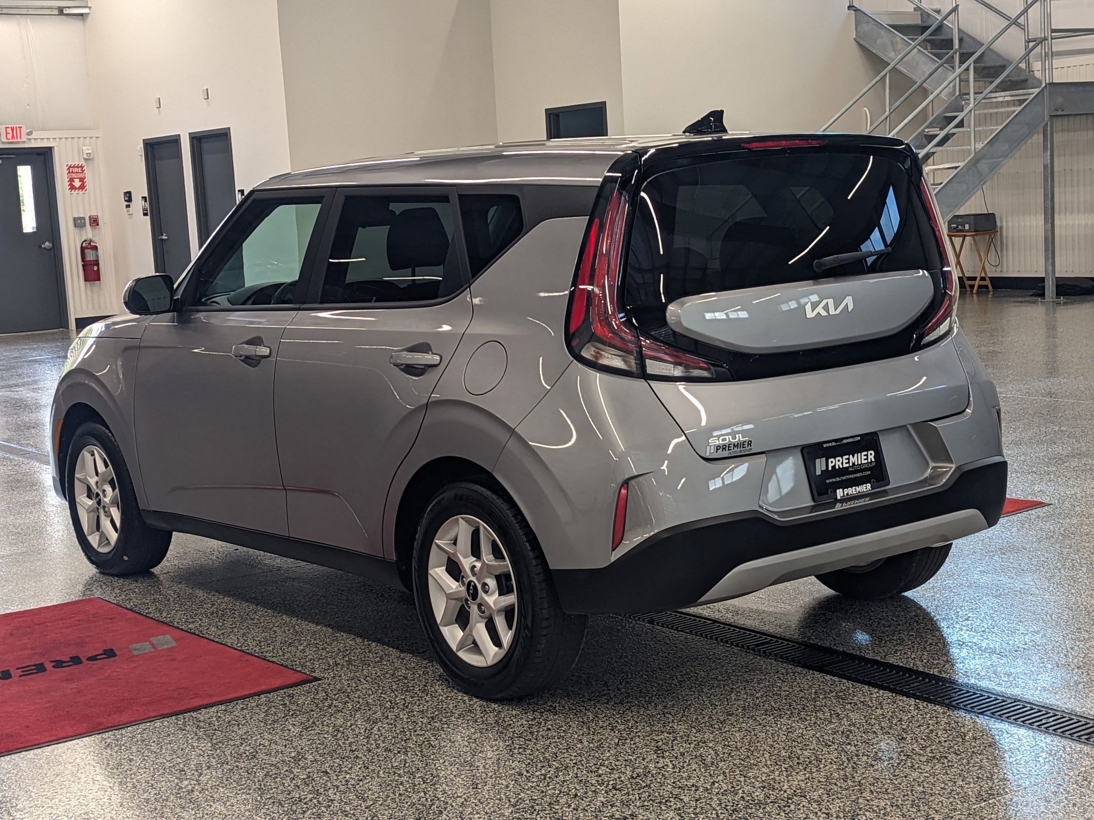 2024 Kia Soul LX photo 3