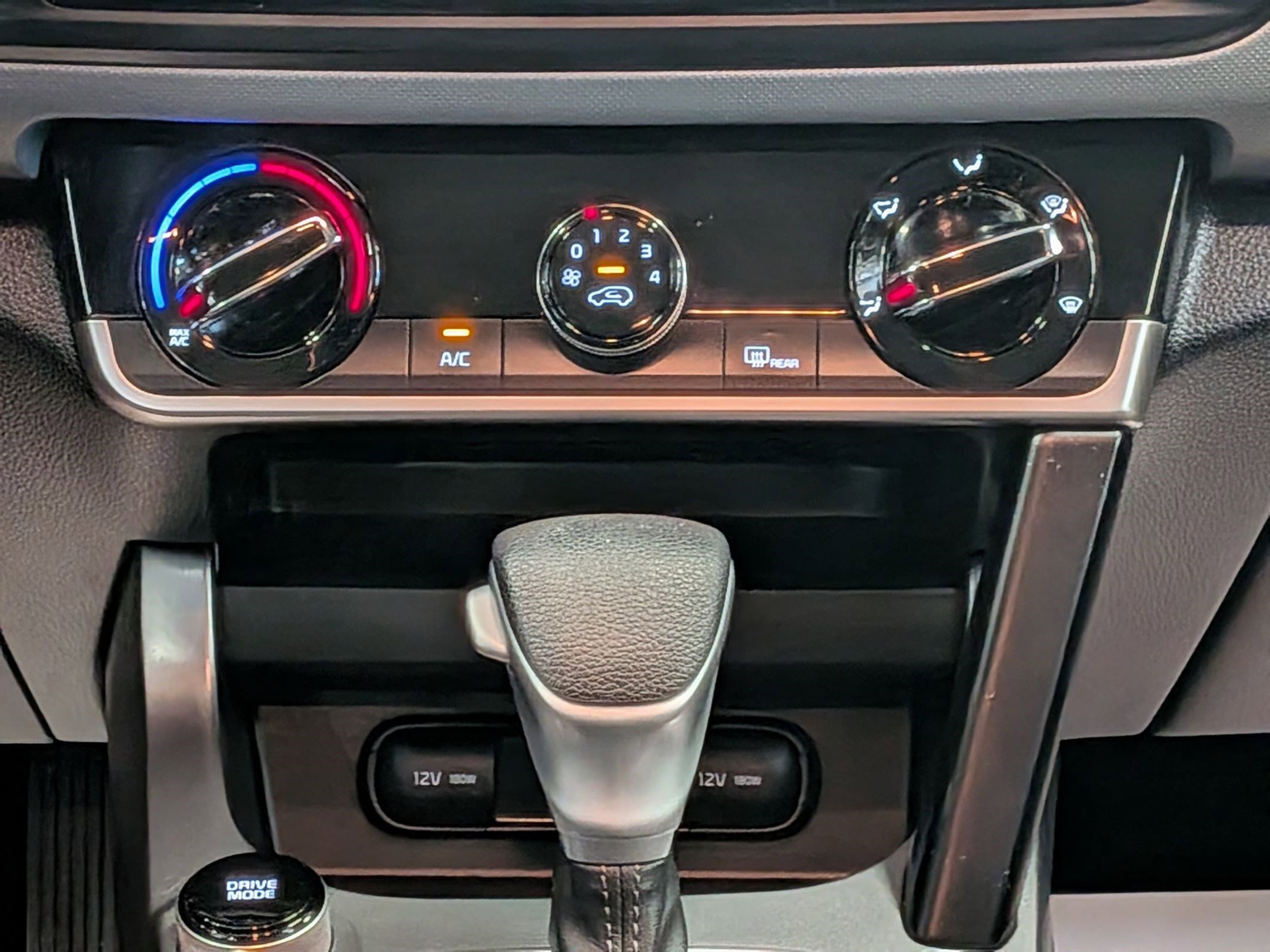 2023 Kia Seltos LX - Photo 16