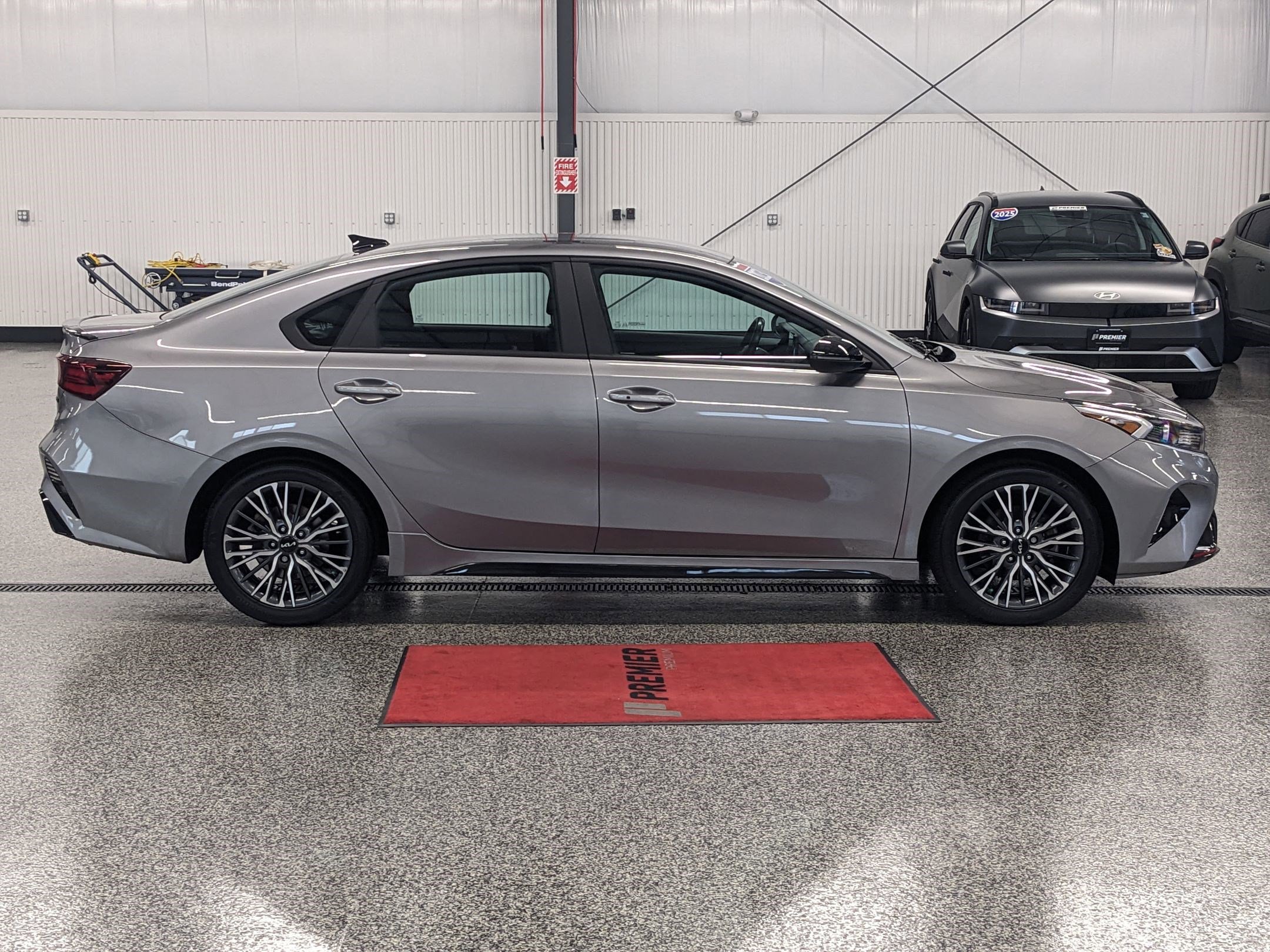 2023 Kia Forte GT-Line photo 2