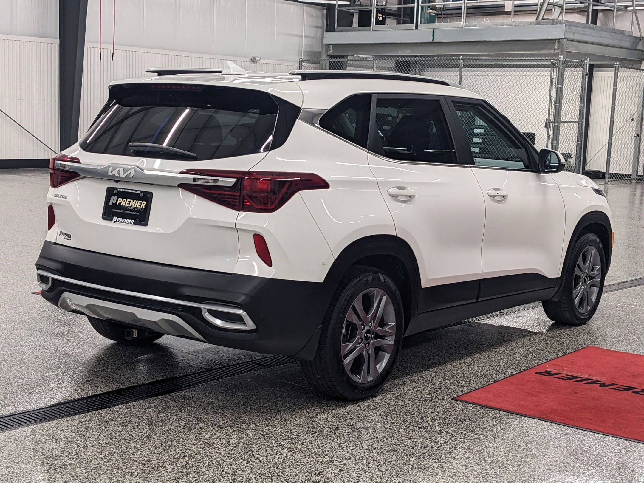 2023 Kia Seltos S photo 3