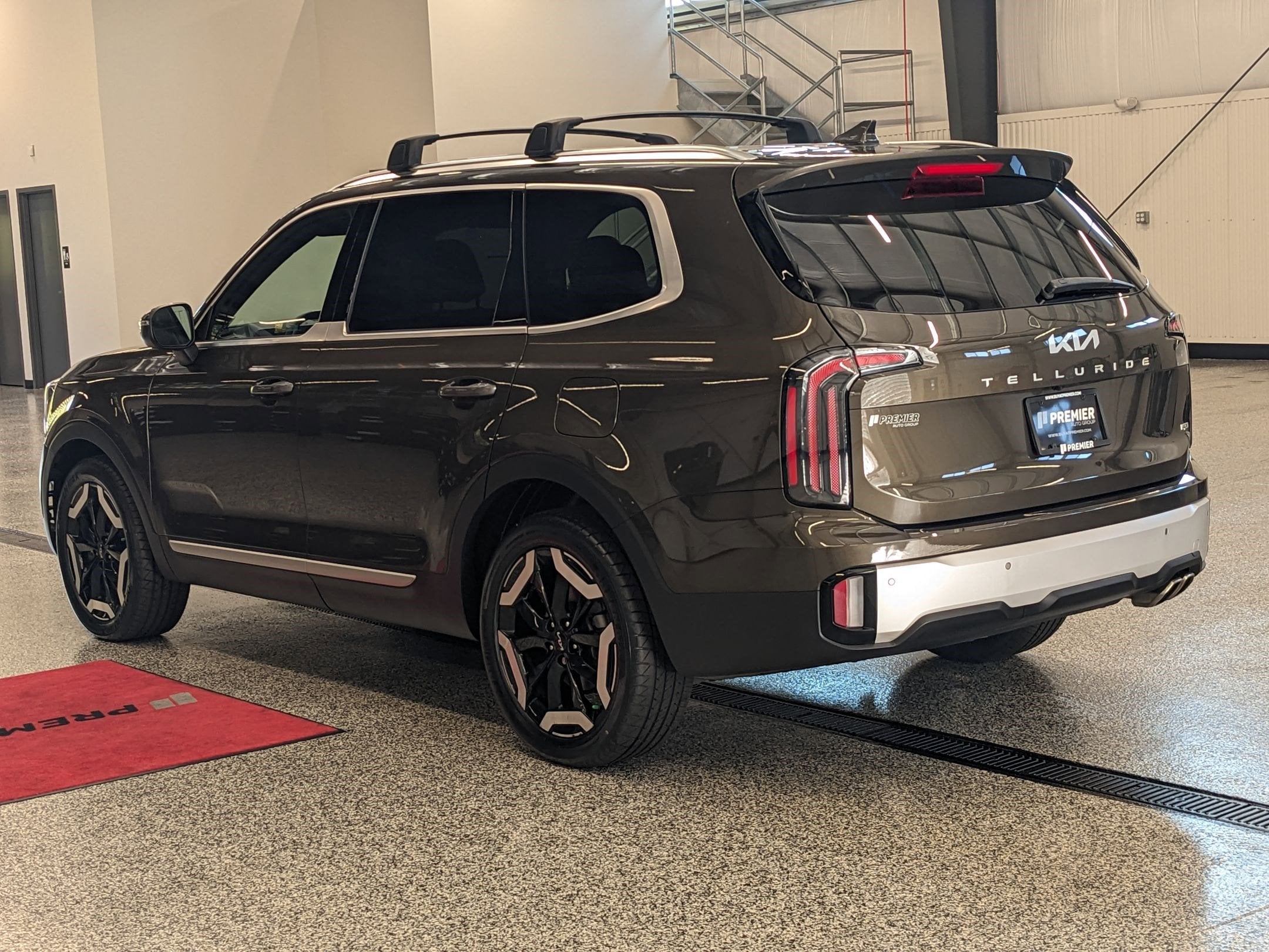 2023 Kia Telluride EX photo 2