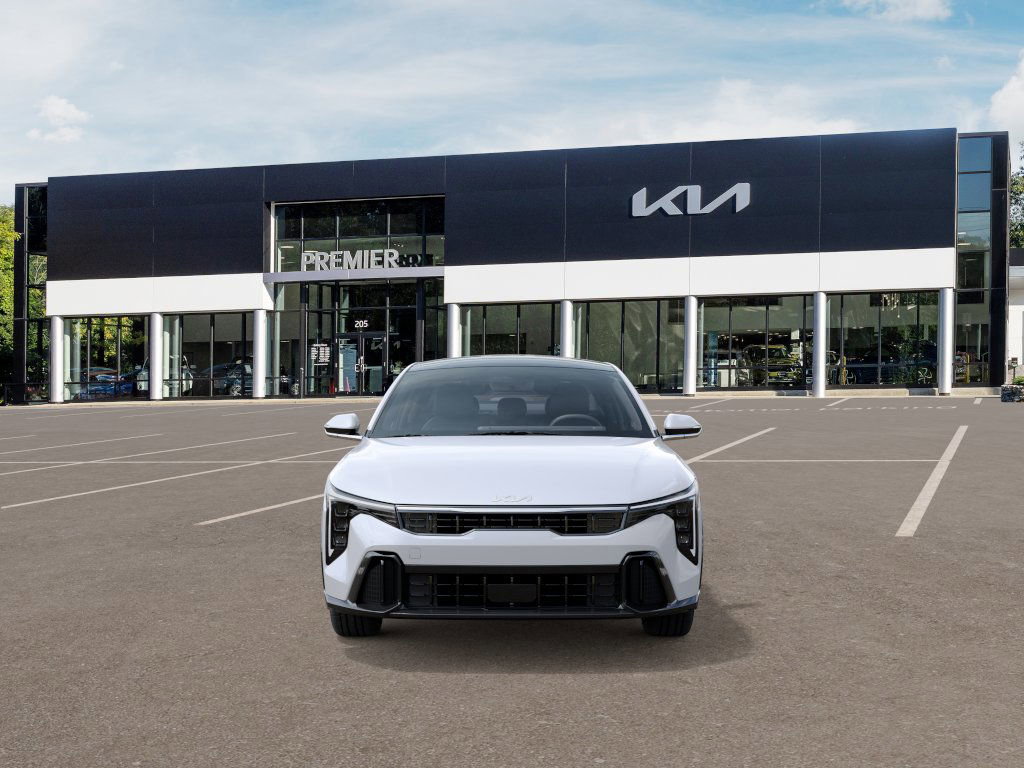 2025 Kia K4 GT-Line photo 2