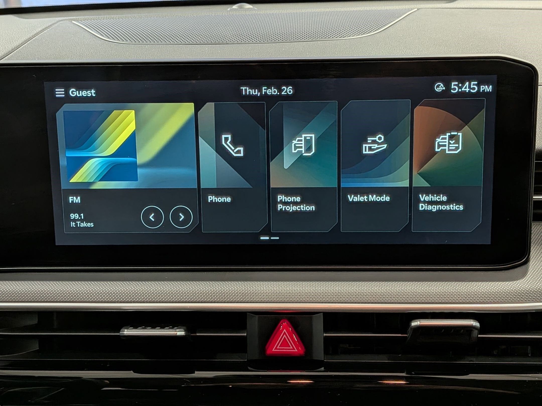 2025 Kia K5 LXS - Photo 15