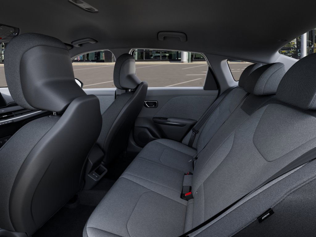 2025 Kia K4 LXS - Photo 19