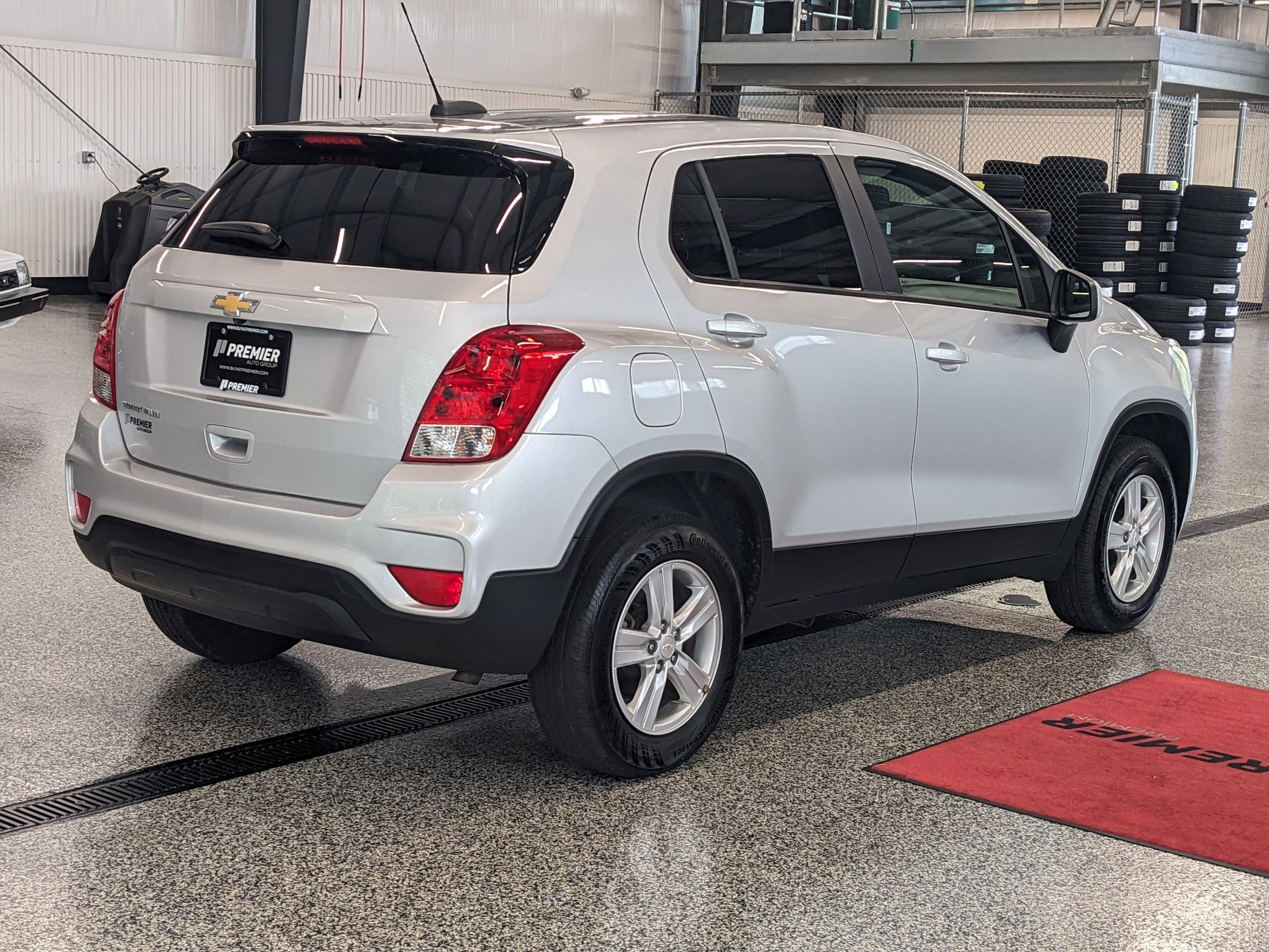 2022 Chevrolet Trax LS photo 3