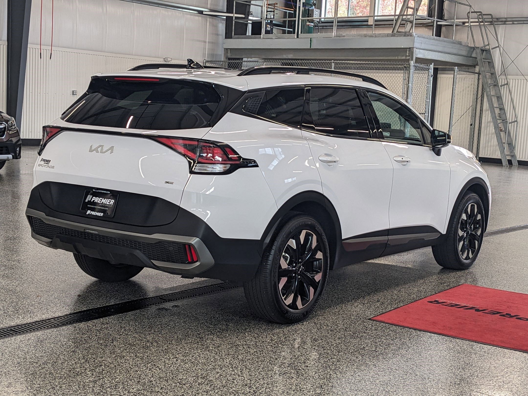 2023 Kia Sportage X-Line photo 3