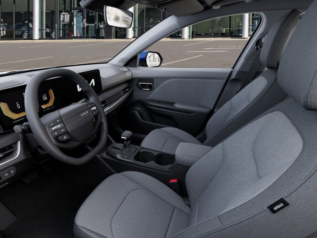 2025 Kia K4 LXS - Photo 18