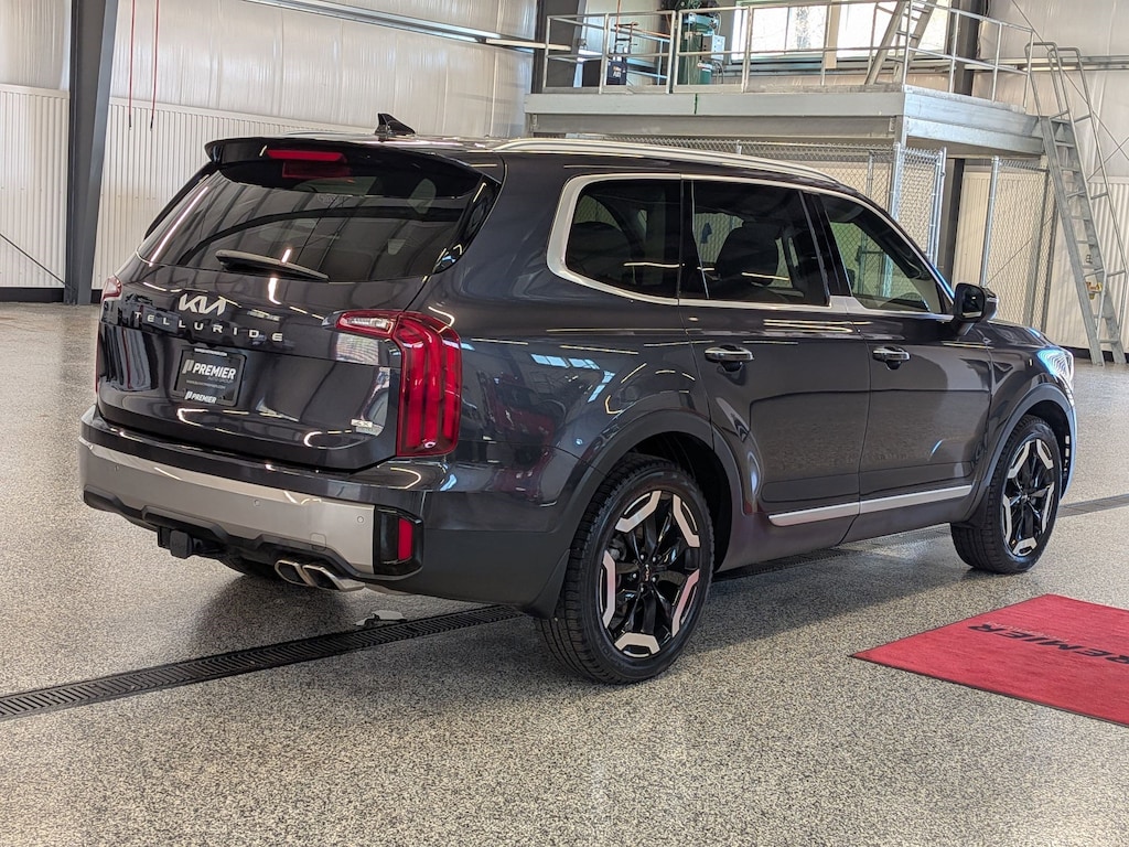 Used 2025 Kia Telluride S Sport Utility