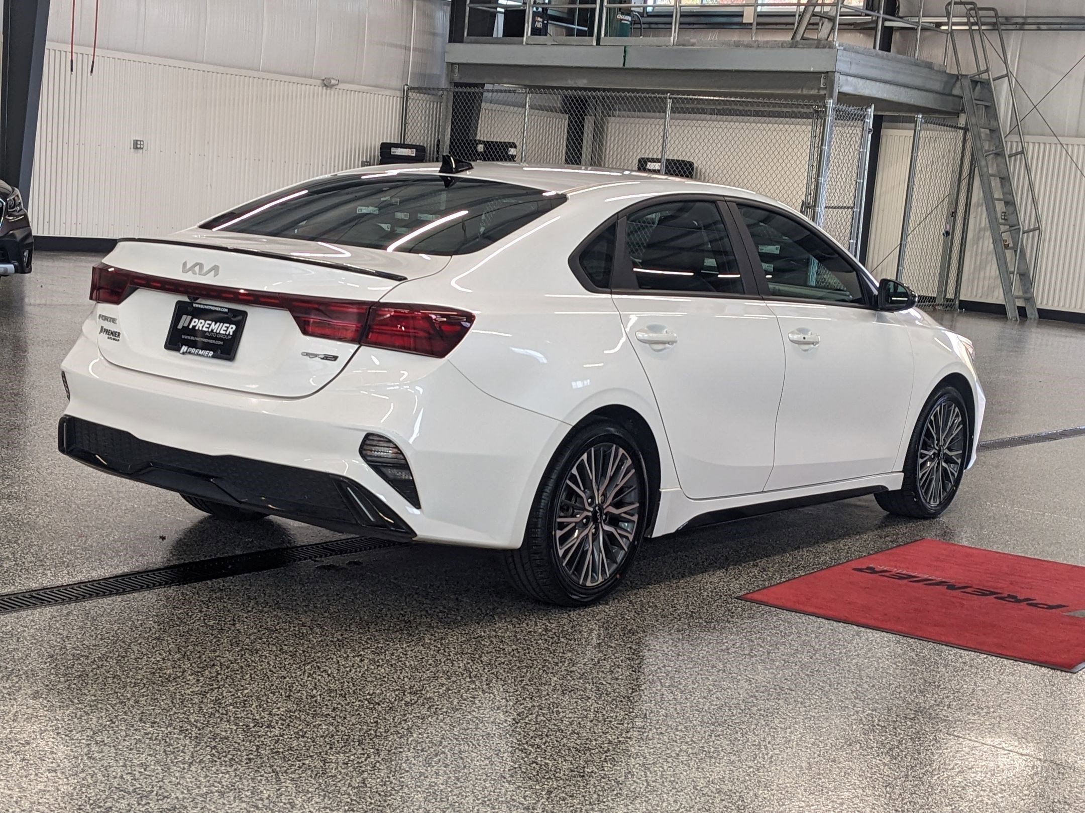 2023 Kia Forte GT-Line photo 3