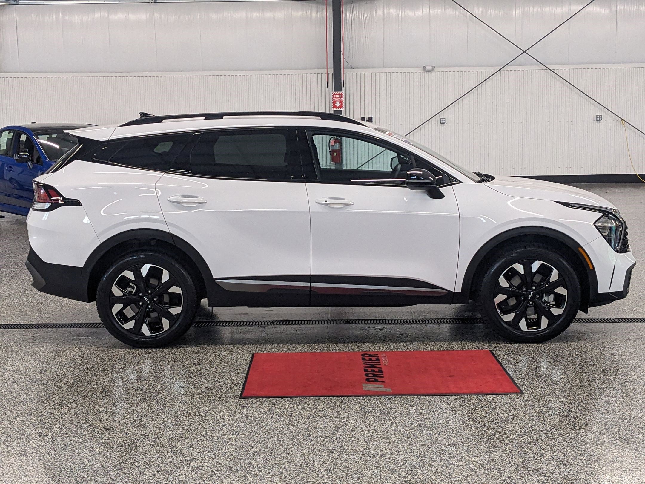 2023 Kia Sportage X-Line photo 2