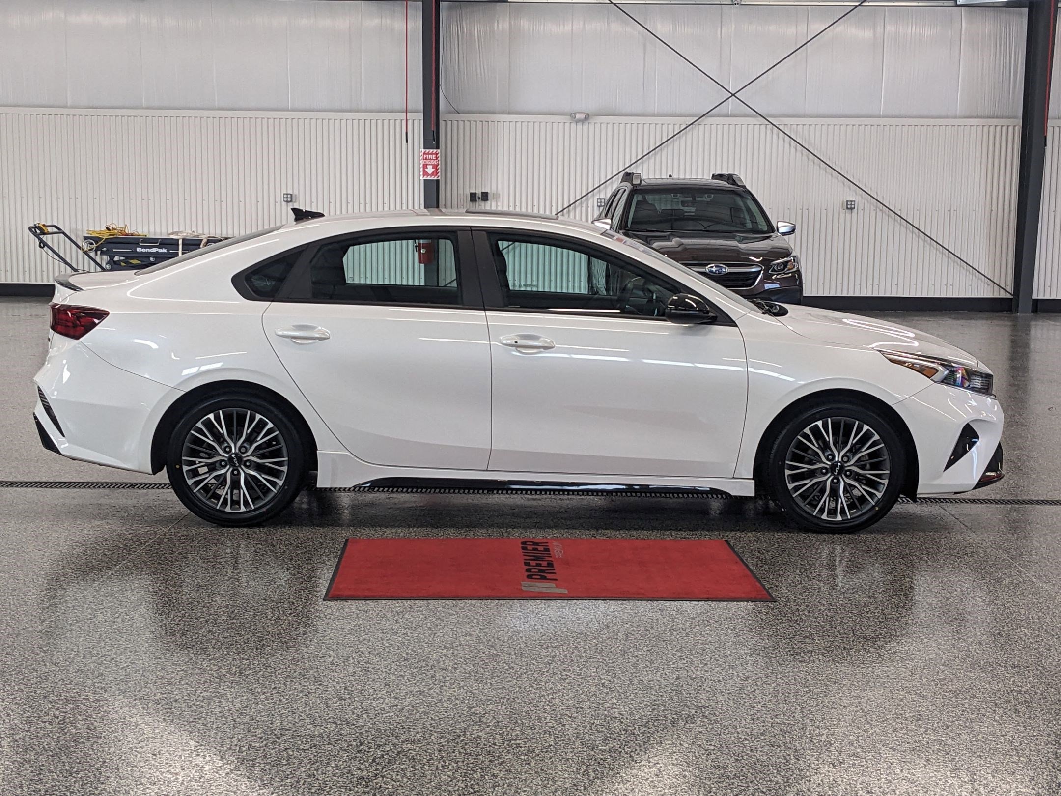 2023 Kia Forte GT-Line photo 2