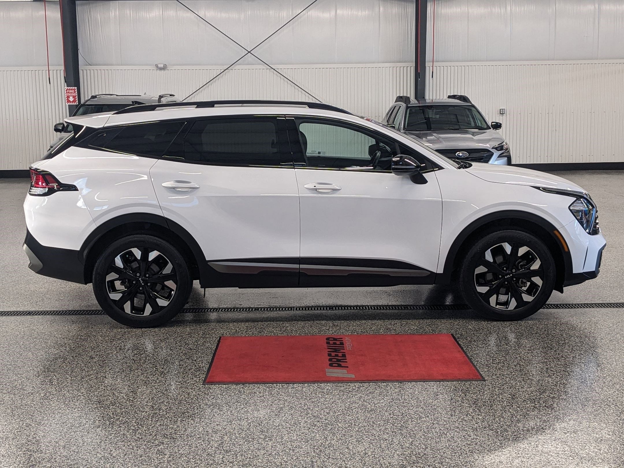 2023 Kia Sportage X-Line photo 2