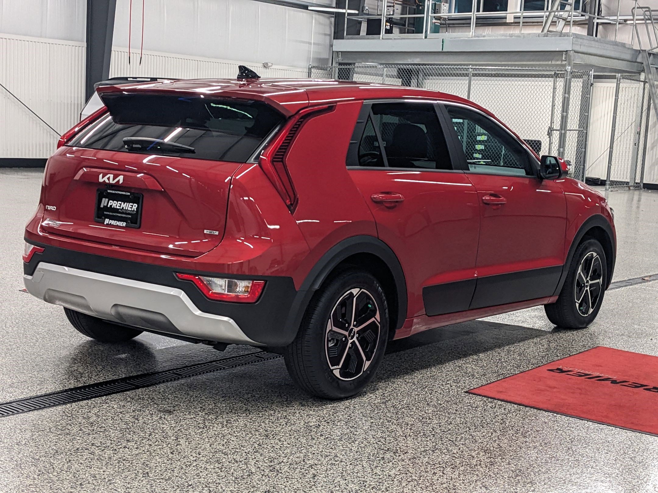 2024 Kia Niro LX photo 3