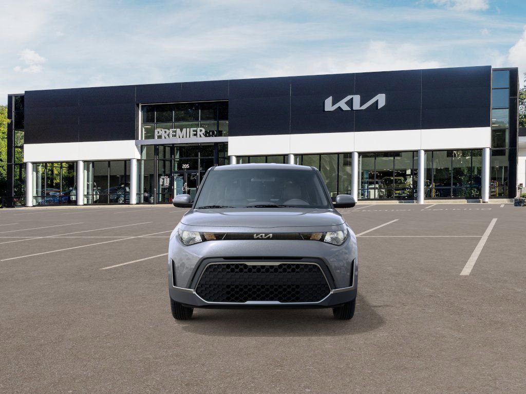 2025 Kia Soul LX photo 2