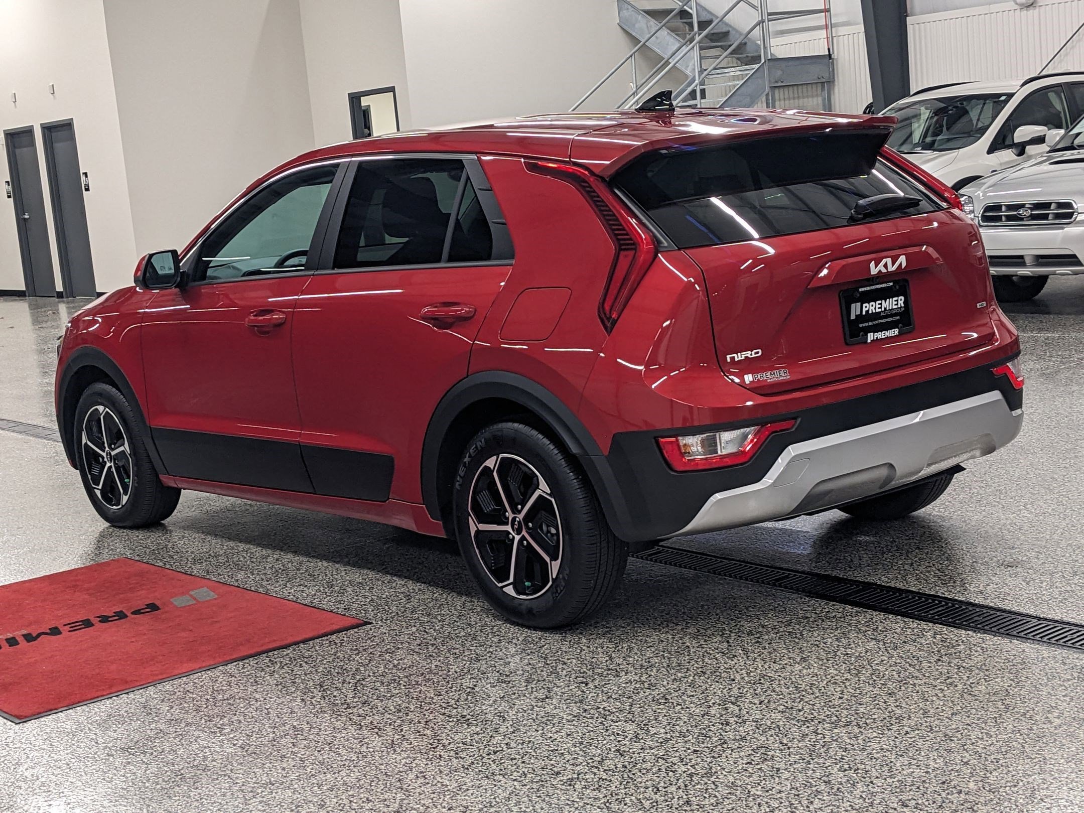 2024 Kia Niro LX photo 4