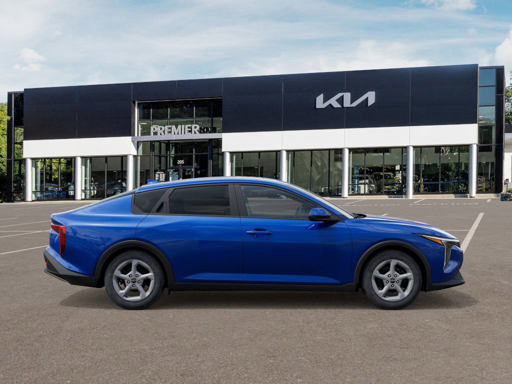 2025 Kia K4 LXS - Photo 8