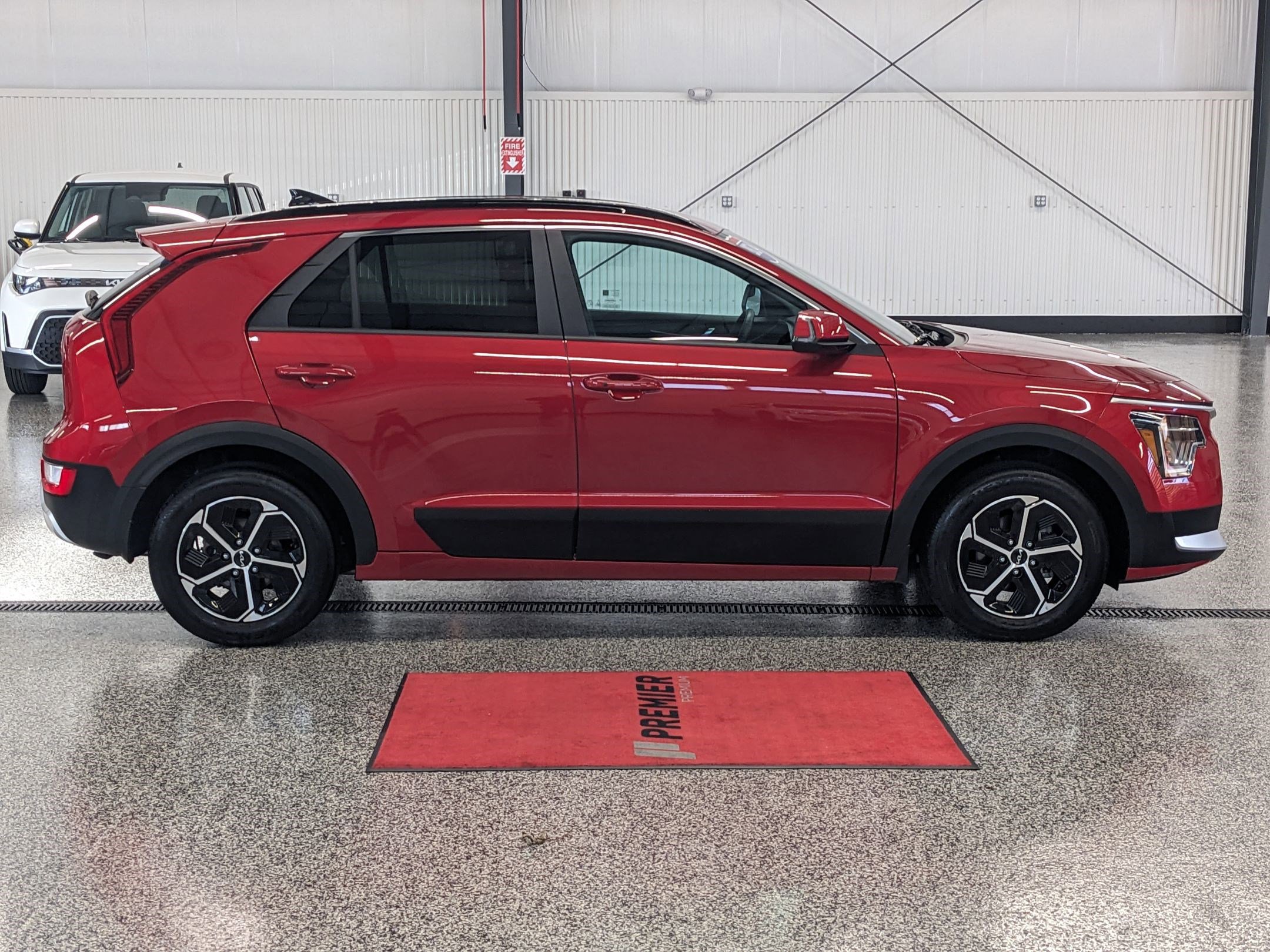 2024 Kia Niro EX photo 2