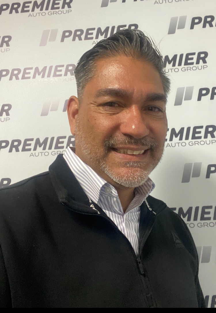Staff member Luis Velez from ID_0fe4ed