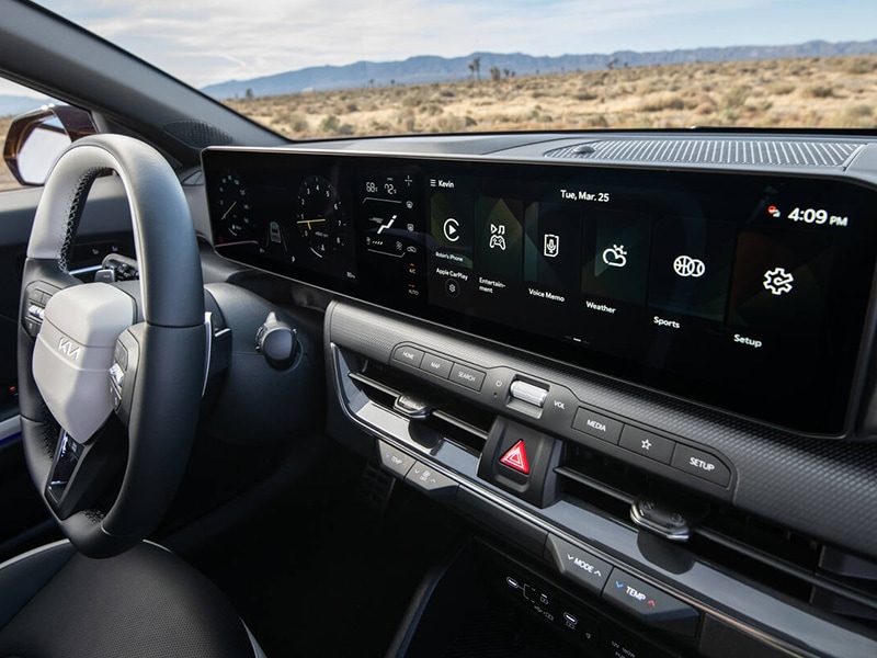 2026-kia-K4-hatchback-dash.jpg