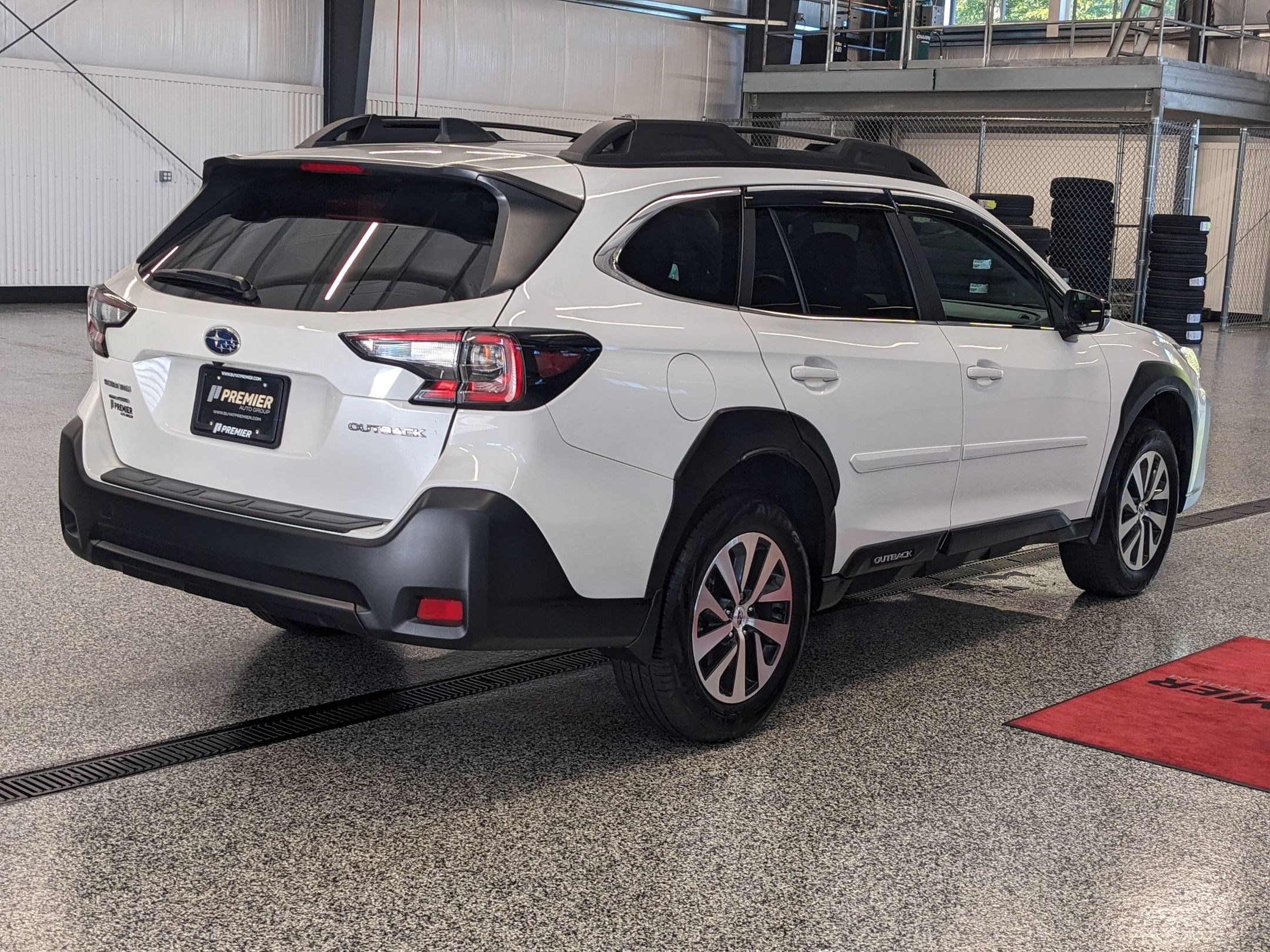 2024 Subaru Outback Premium photo 2