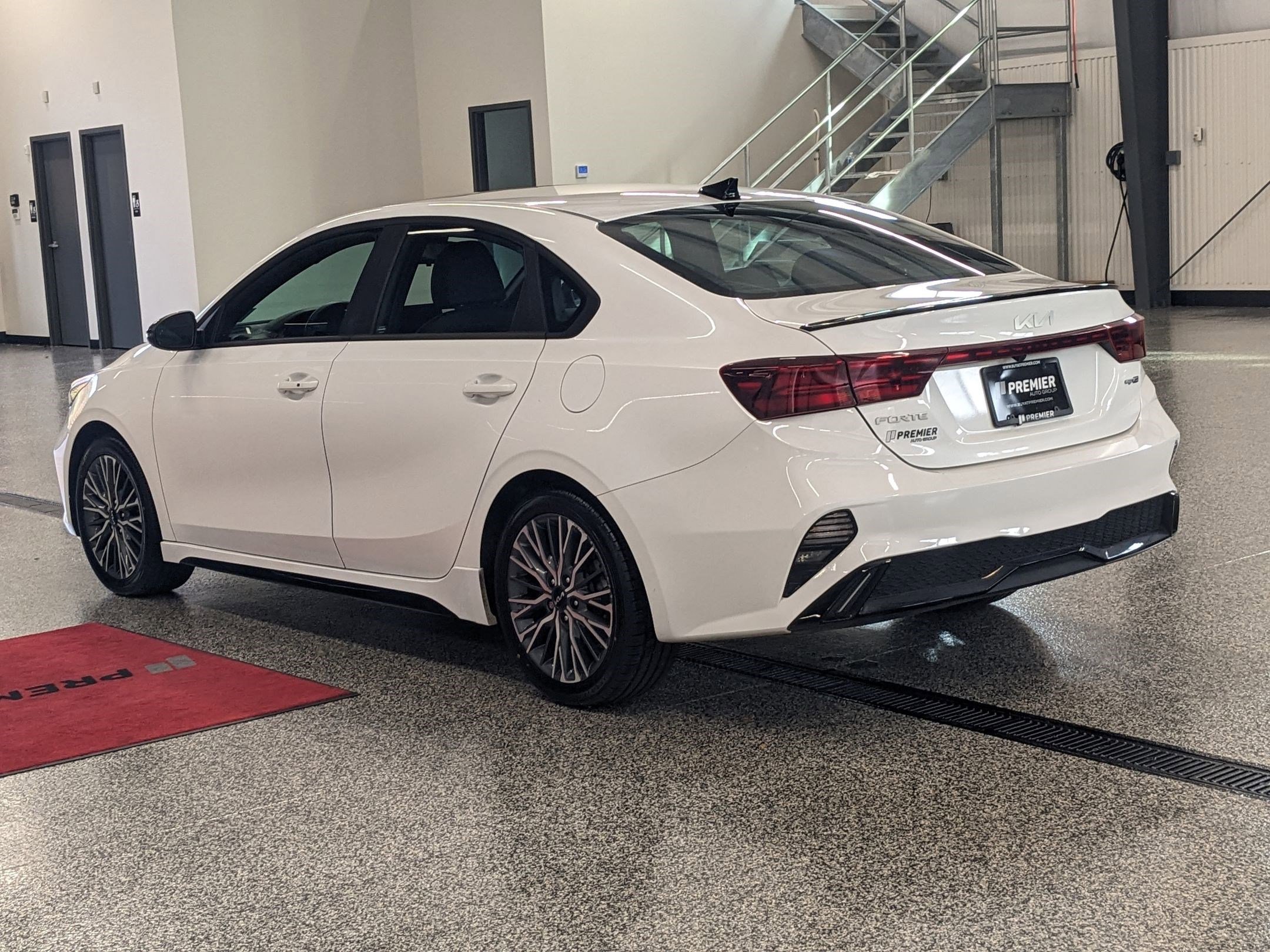 2023 Kia Forte GT-Line photo 4